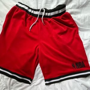 Mens NBA brand basketball shorts - size XL